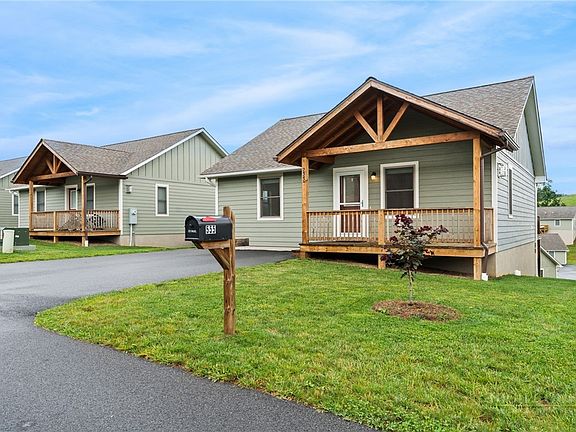 4th image of 555 Townhomes Place #555