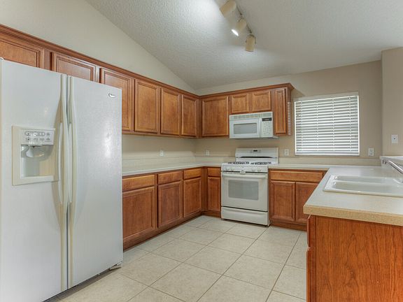 4th image of 16820 Hawkridge Rd