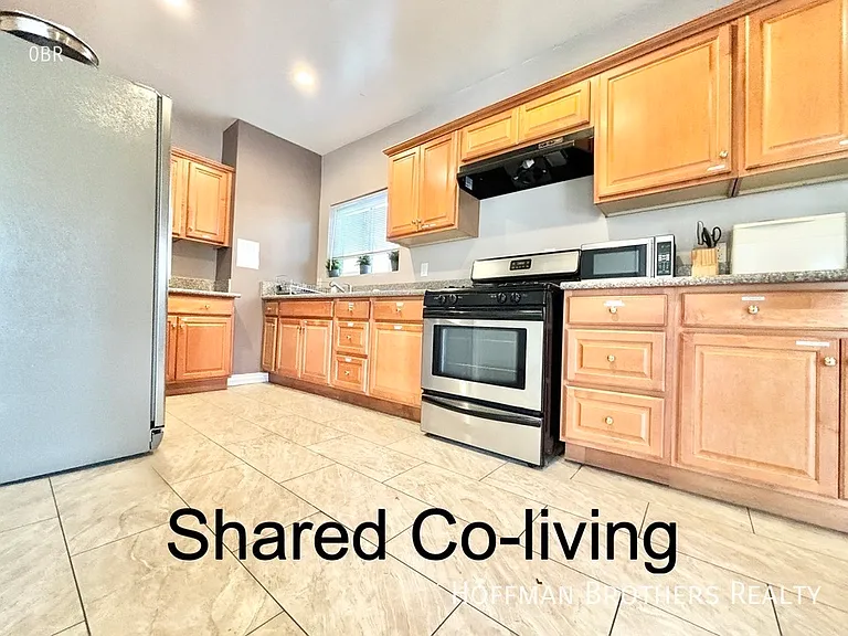 2422 Venice Blvd #5 — Photo 4
