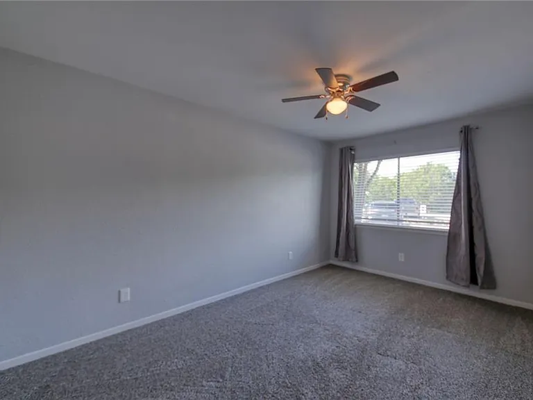 5801 Thunderbird #B-20 — Photo 17