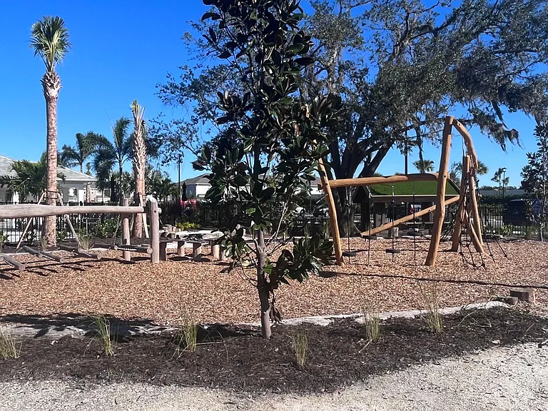 15237 Shady Palms Ln — Photo 29