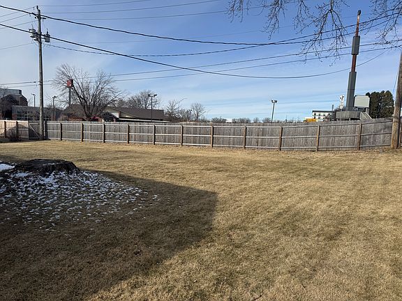 4th image of 3018 Magnolia Dr