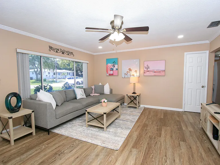 55 Velma Dr W — Photo 7