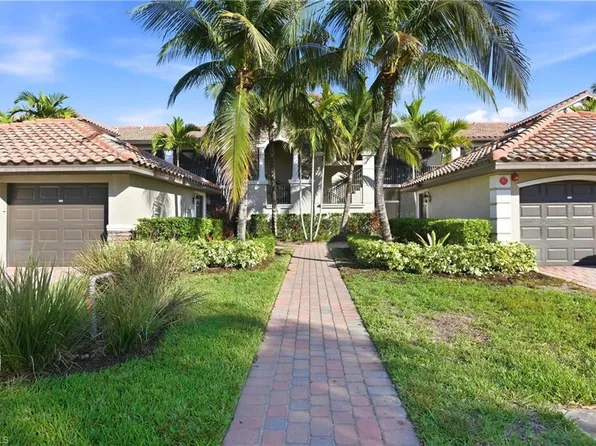 9844 Venezia Cir Unit 714, Naples, FL 34113
