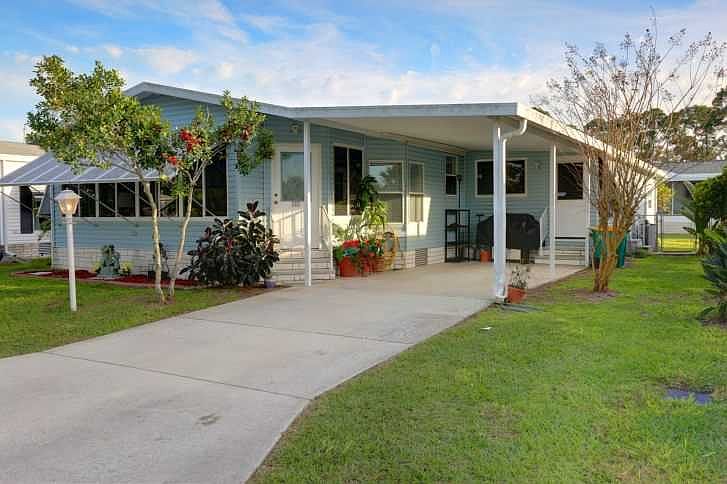 1st image of 303 Avocado Dr