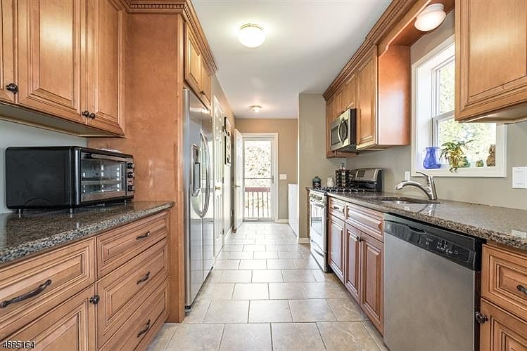 1st image of 119 Merriam Ave