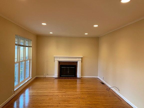 2nd image of 2359 Woodland Ave