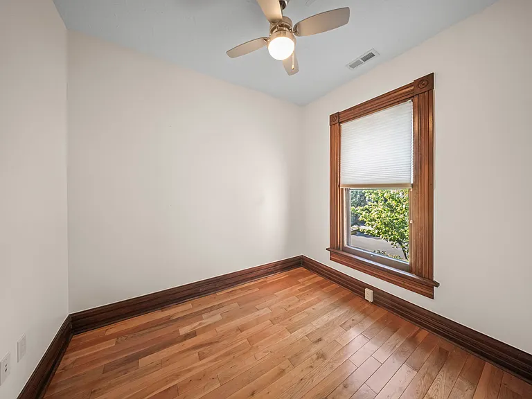 37 W 3rd Ave — Photo 12