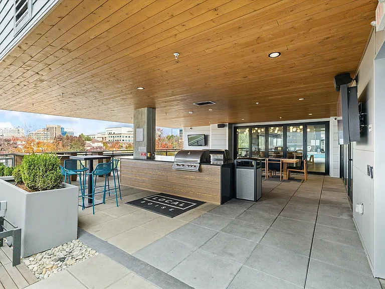 LOCAL Natural Gas Grills