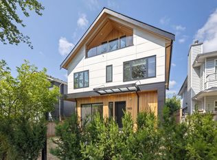 7855 Ontario St, Vancouver, BC V5X3C8