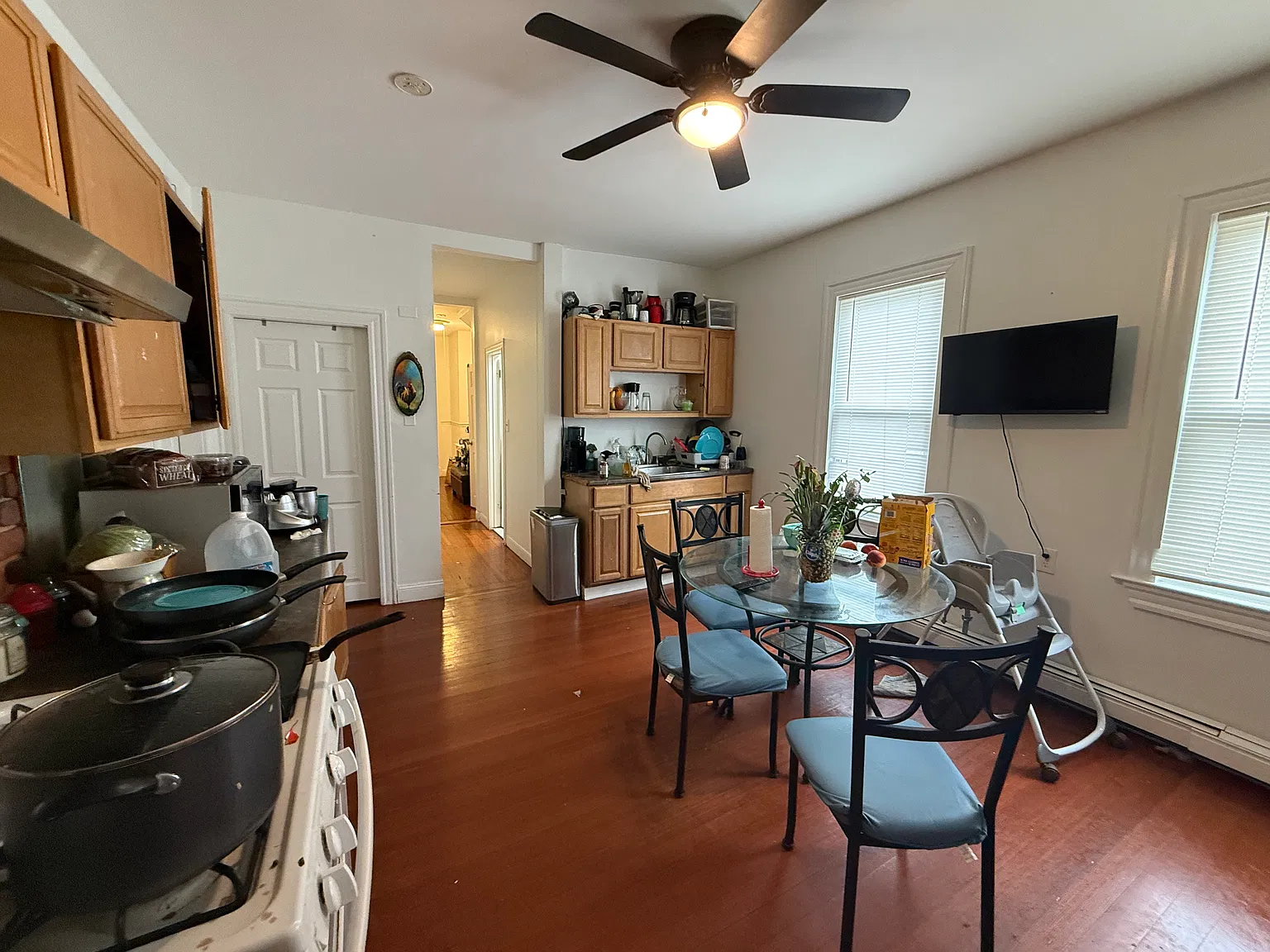4 bed, 1000 sqft, $3,600 — Photo 2