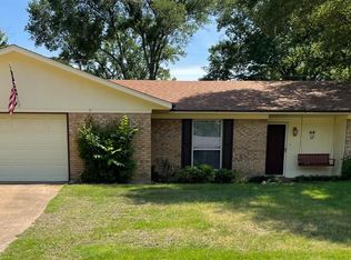 804 N Ward Ln, Athens, TX 75751