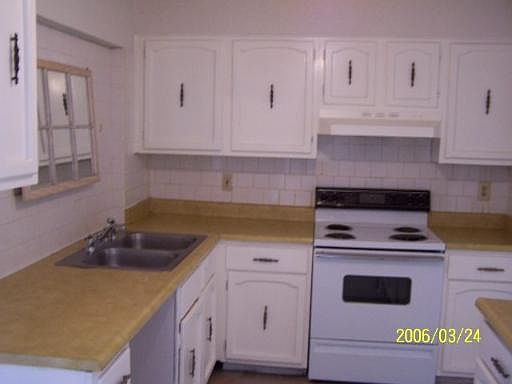 3rd image of 6811 OAK LAKE