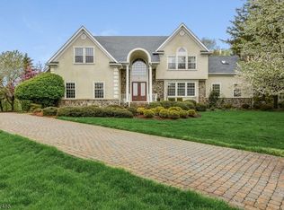 7 Whispering Ivy Way, Mendham, NJ 07945