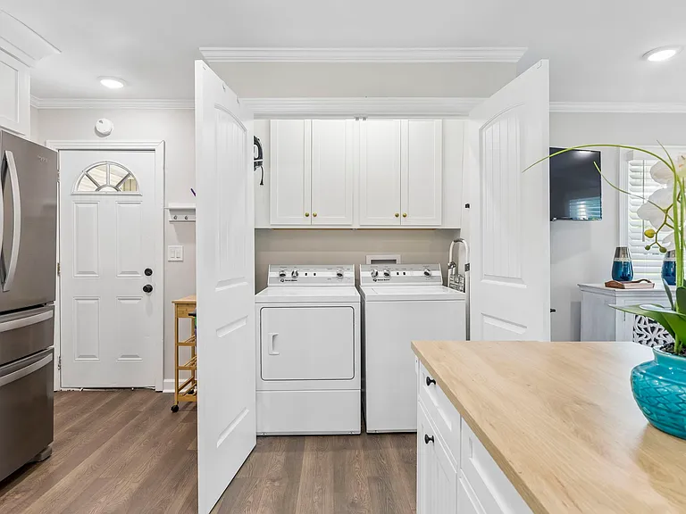 715 Lynn St — Photo 10