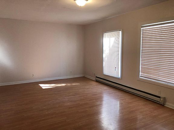 4th image of 8051 N Lombard Way
