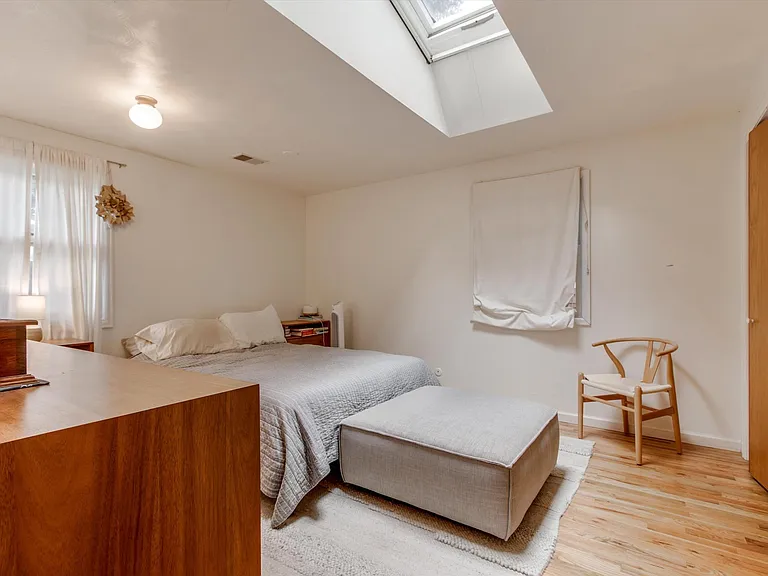 810 Hawthorn Ave — Photo 14