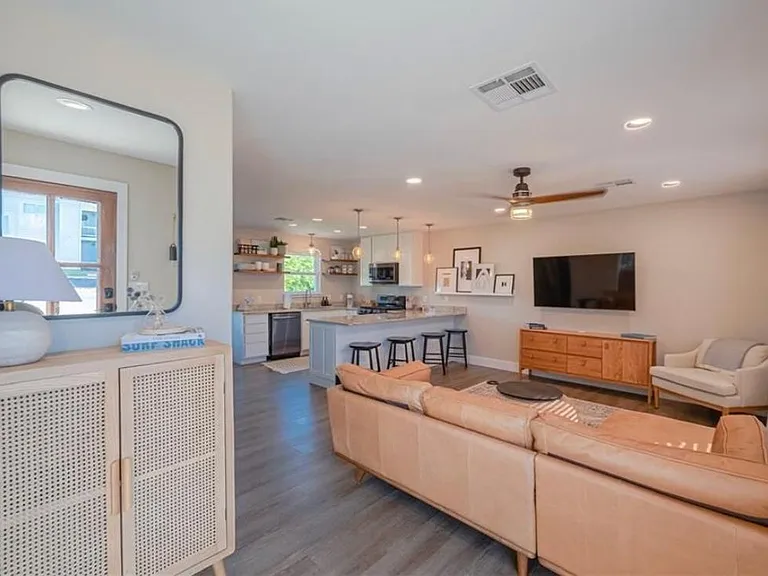 7 Lauderdale Dr — Photo 11