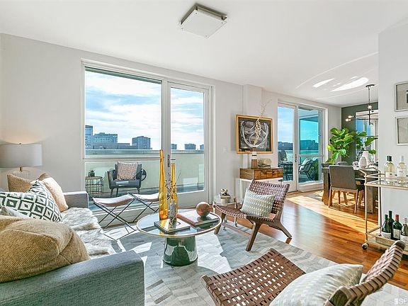 4th image of 555 4th St Unit 803