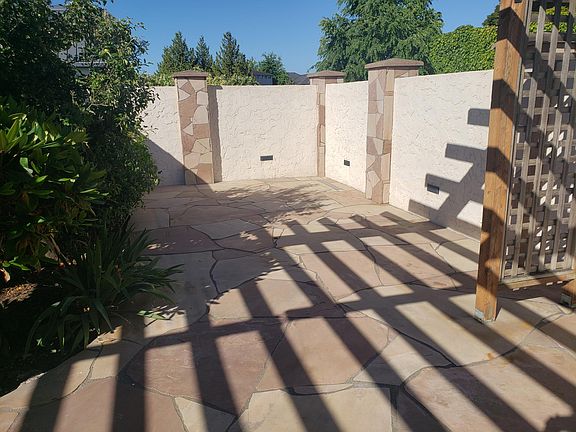4th image of 2421 Montavista Pl W