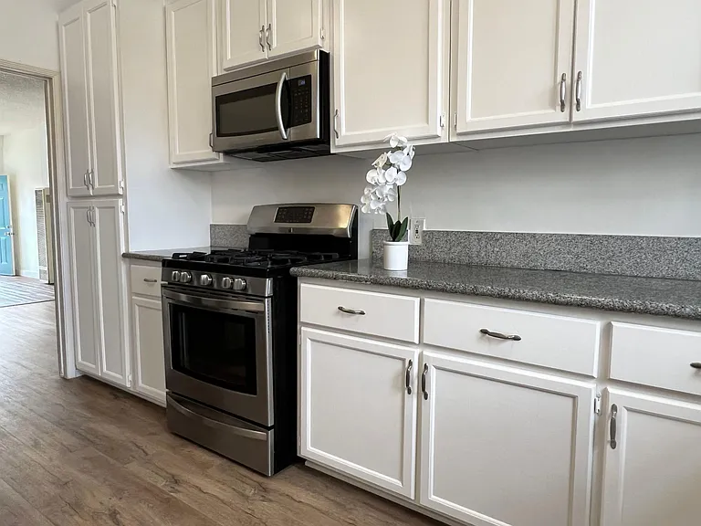 703 Linden Ave #703 — Photo 9