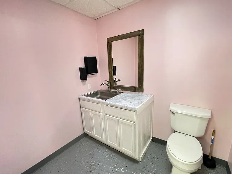 603 W Fleeman St #4 — Photo 6
