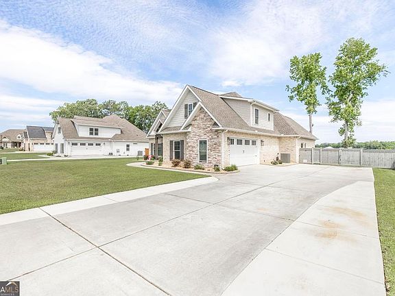 5th image of 240 Flat Shoal Dr