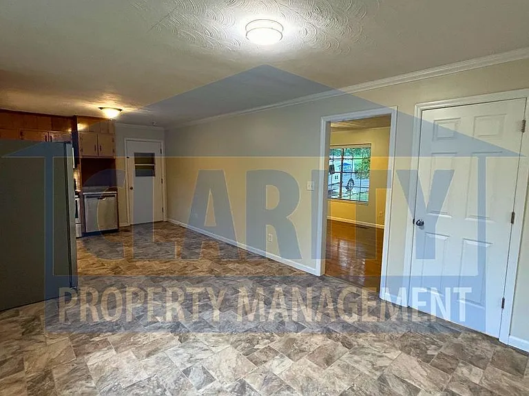 809 Dockery Ln SE — Photo 6
