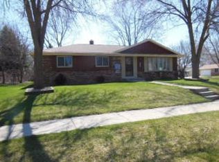 1055 E Milwaukee Ave, Oak Creek, WI 53154