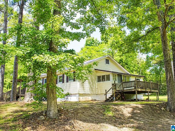 2nd image of 15 Willow Brook Ln