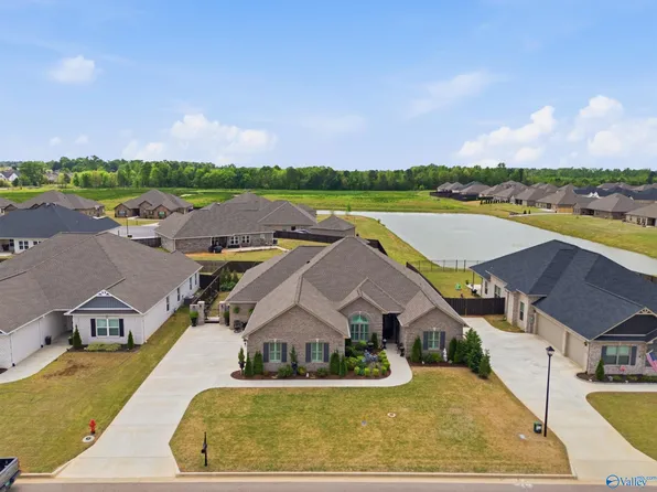 26364 Woodfield Dr, Athens, AL 35613