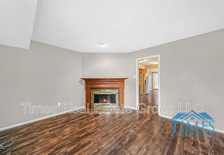 704 Worthington Dr — Photo 18