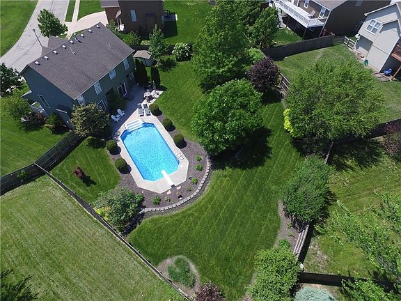 3rd image of 13128 Delaware Ct