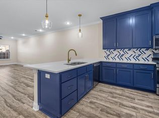 2821 W Persimmon St, Rogers, AR 72756