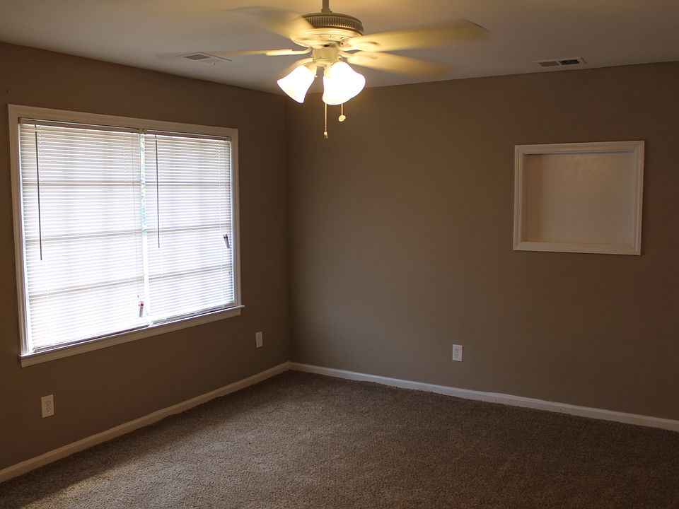 2nd image of 105 Dixiana Dr