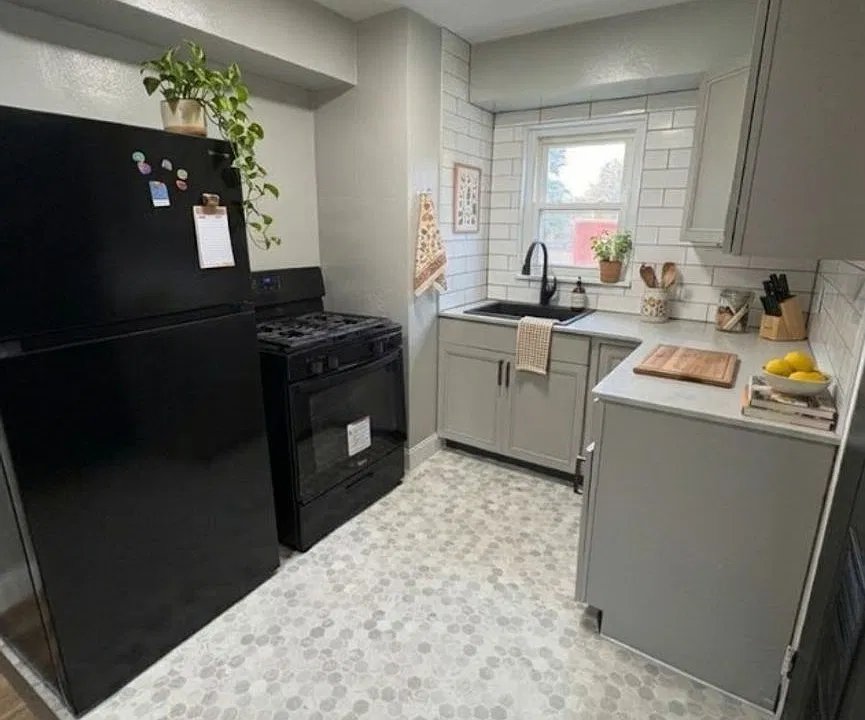 201-207 Parkview Blvd