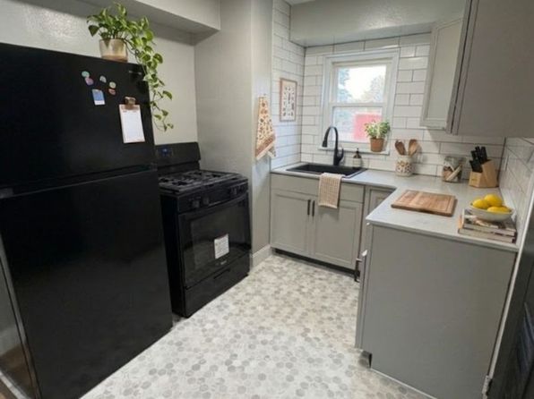 201-207 Parkview Blvd #201