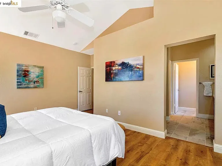 4724 Cove Ln — Photo 21