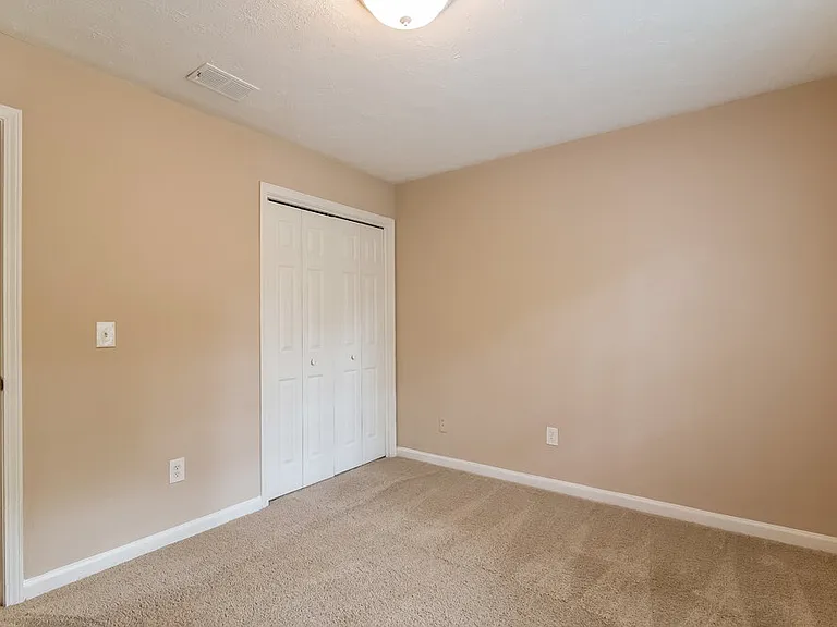36 Stonehaven Dr — Photo 12