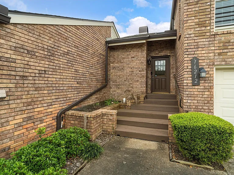 16212 Seahorse Dr — Photo 1
