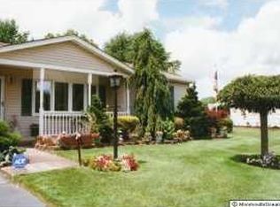 22 Salisbury Ct, Toms River, NJ