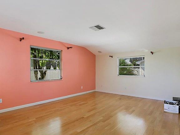 5th image of 1407 59th St S