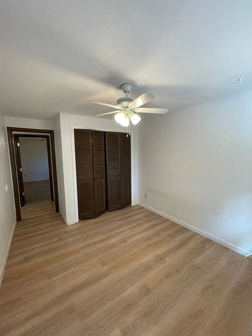Charming single-family home located in a quiet residential neighborhood — Photo 4