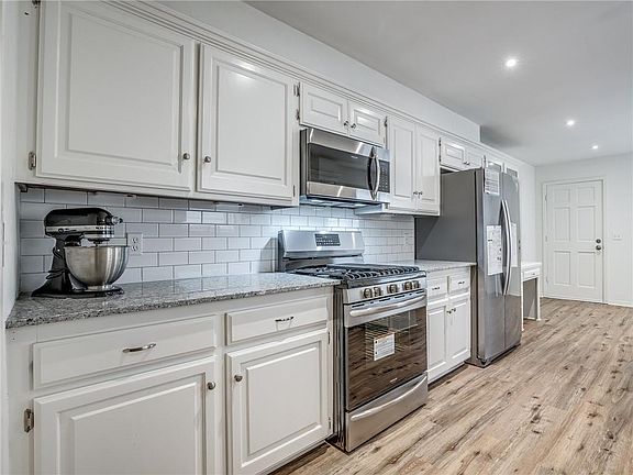 3rd image of 2345 NW 121st St