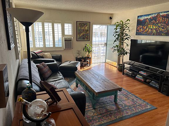 5th image of 42 20th Ave APT 4
