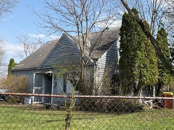 2nd image of 2992 Woodland Ave
