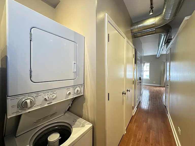 674 N Orleans St #3 — Photo 20