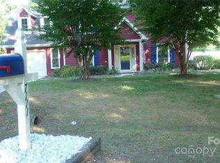 7111 Sythe Ct, Charlotte, NC 28226