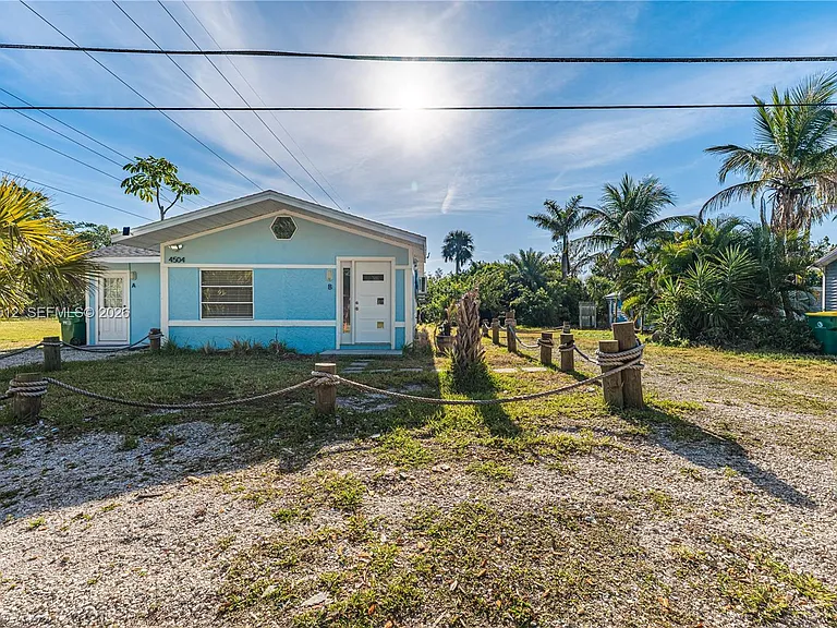 4504 Oakley St #B — Photo 3