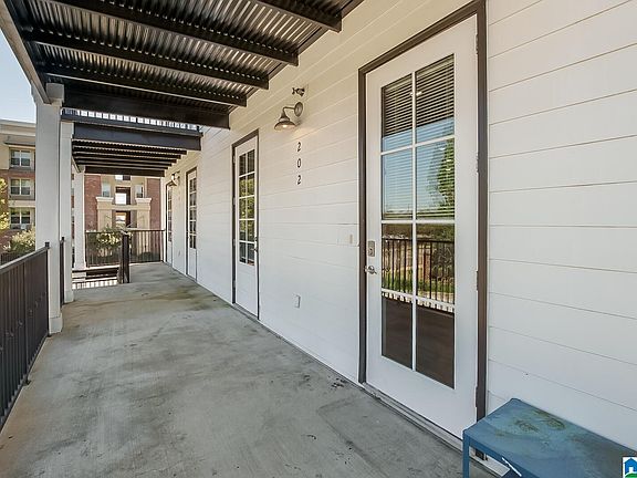 2nd image of 1110 17th St #202